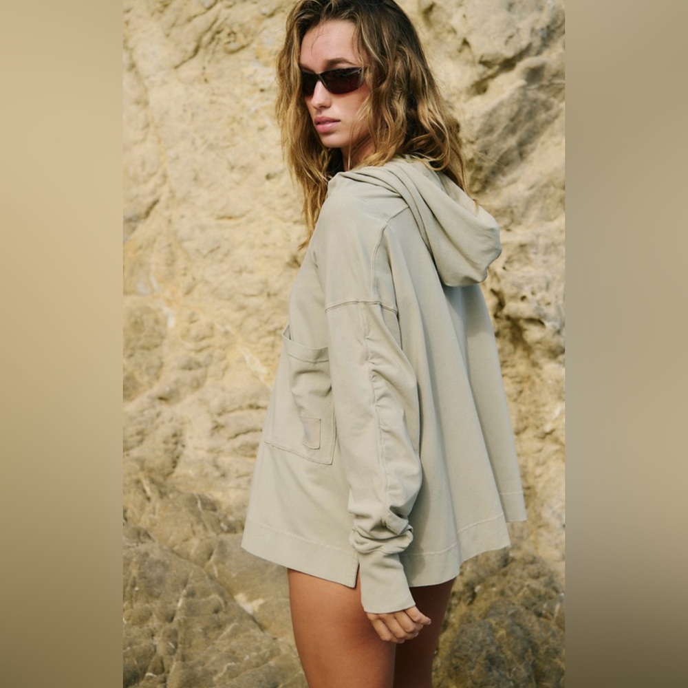 NWOT Free People Hot Shot Hooded Layer